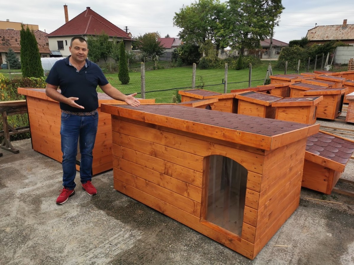 Maximus isolierte Hundehütte